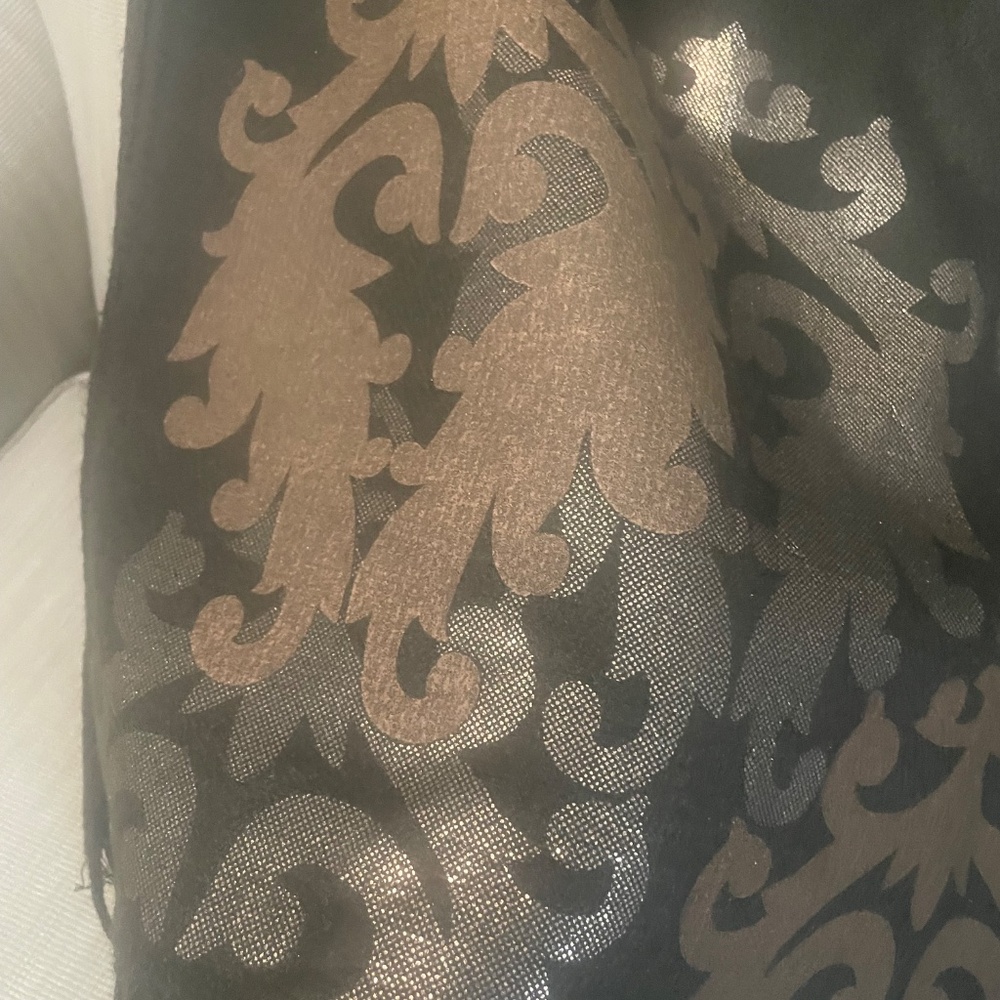 Soft wool wrap, espresso brown with metallic screen design - Picture 7 of 7